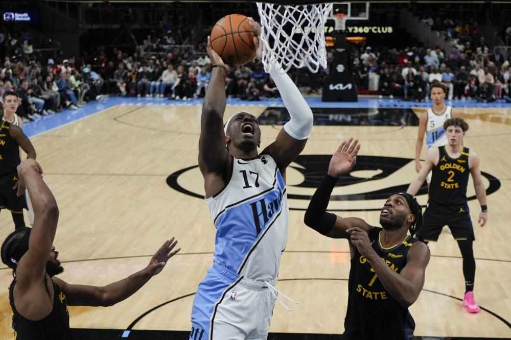 热议汪士钦红牌：对方踢人很隐蔽；染红动作太业余，狂性大发